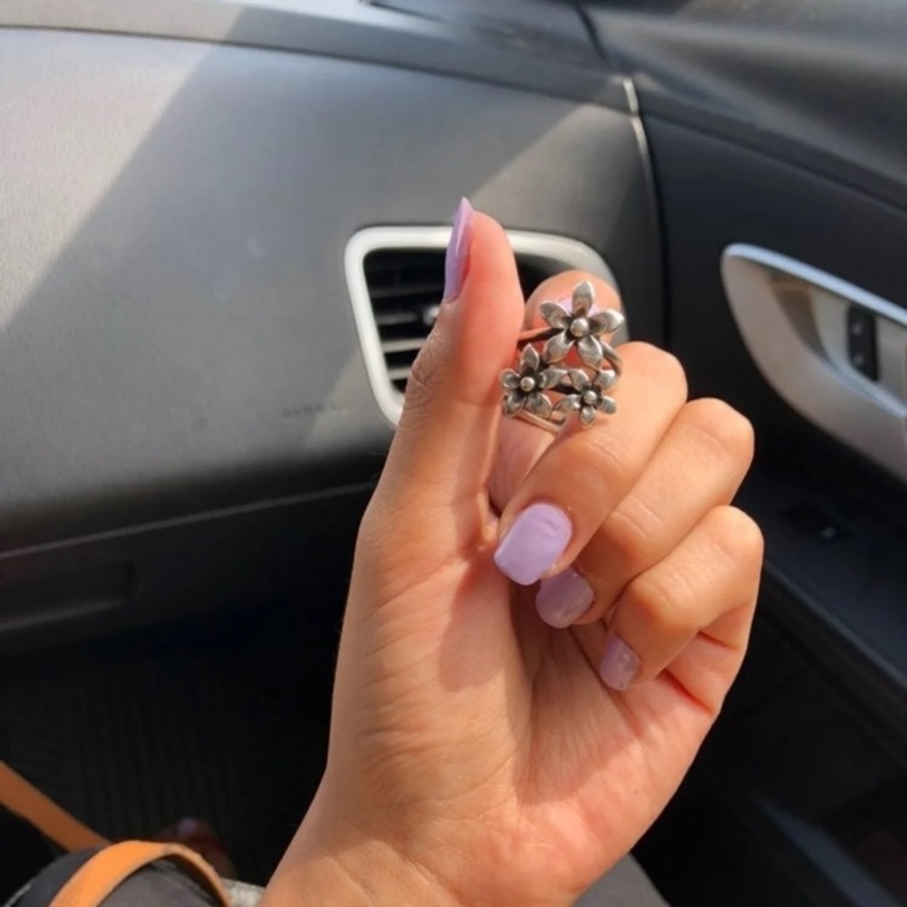 James Avery (retired) flower bouquet ring